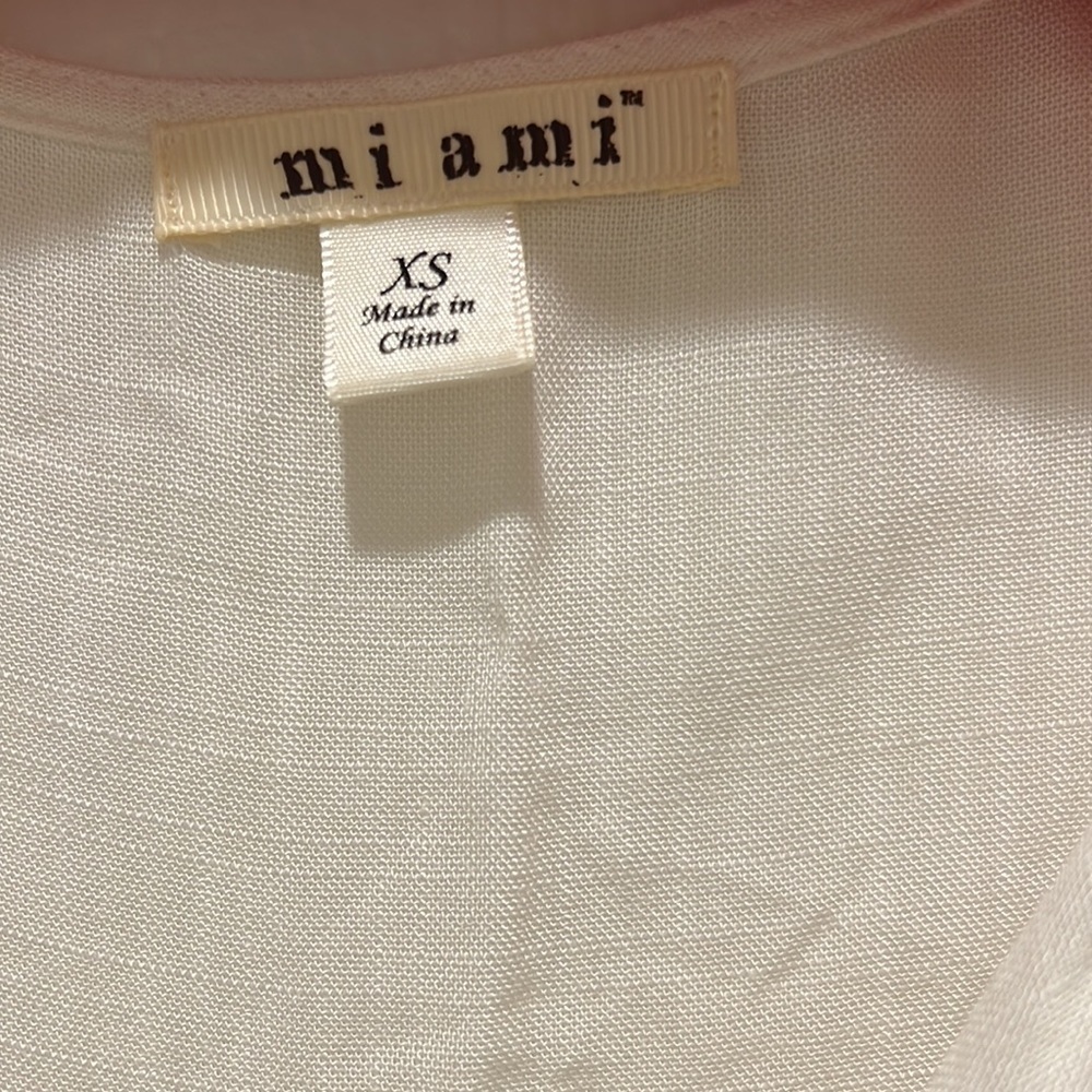 Miami White Dress With Dark Pink Embroidery mini Womens Size XS Sleev… - Picture 6 of 8